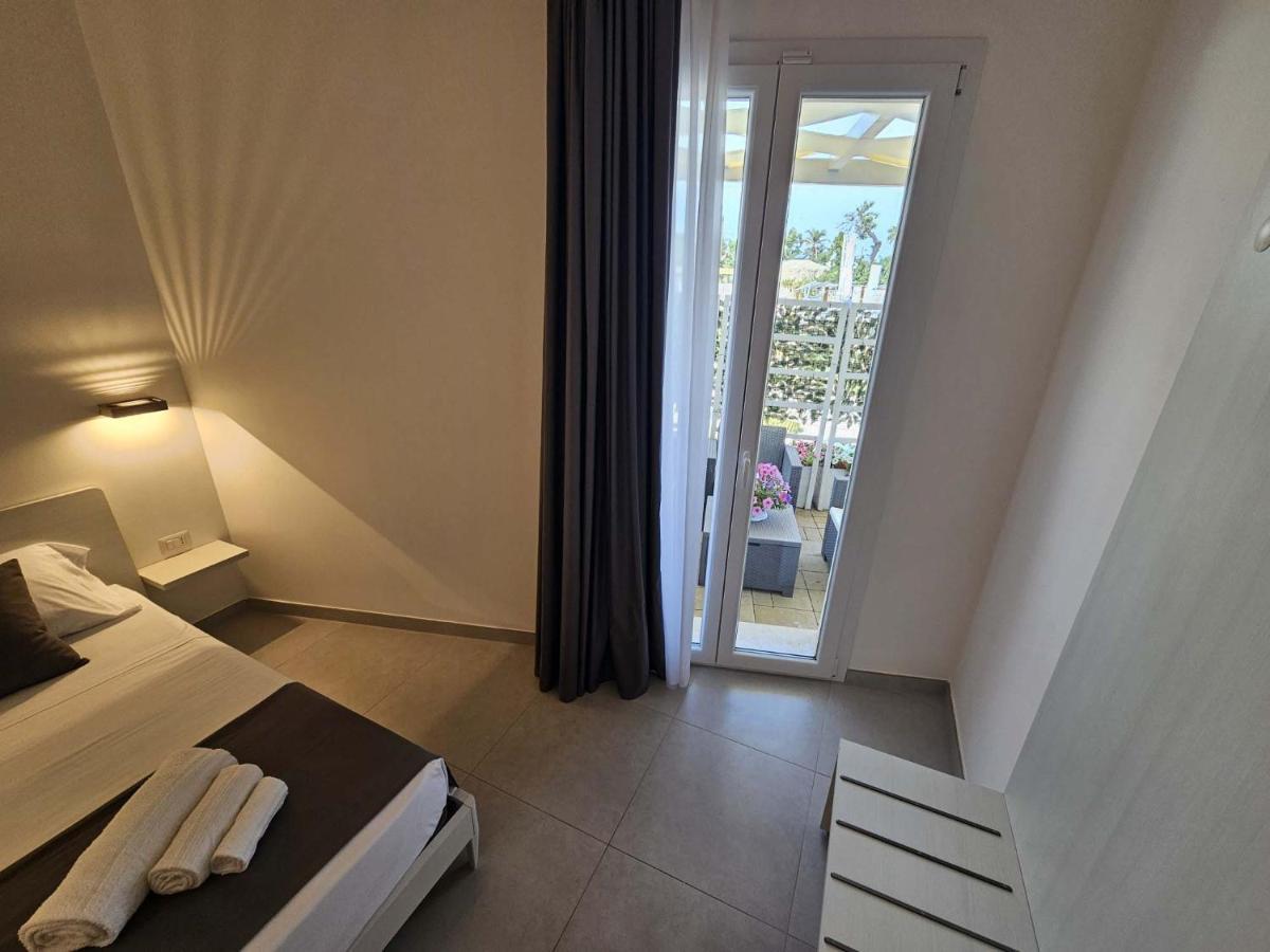 Diletta'S Residence سانت إيزيدورو المظهر الخارجي الصورة
